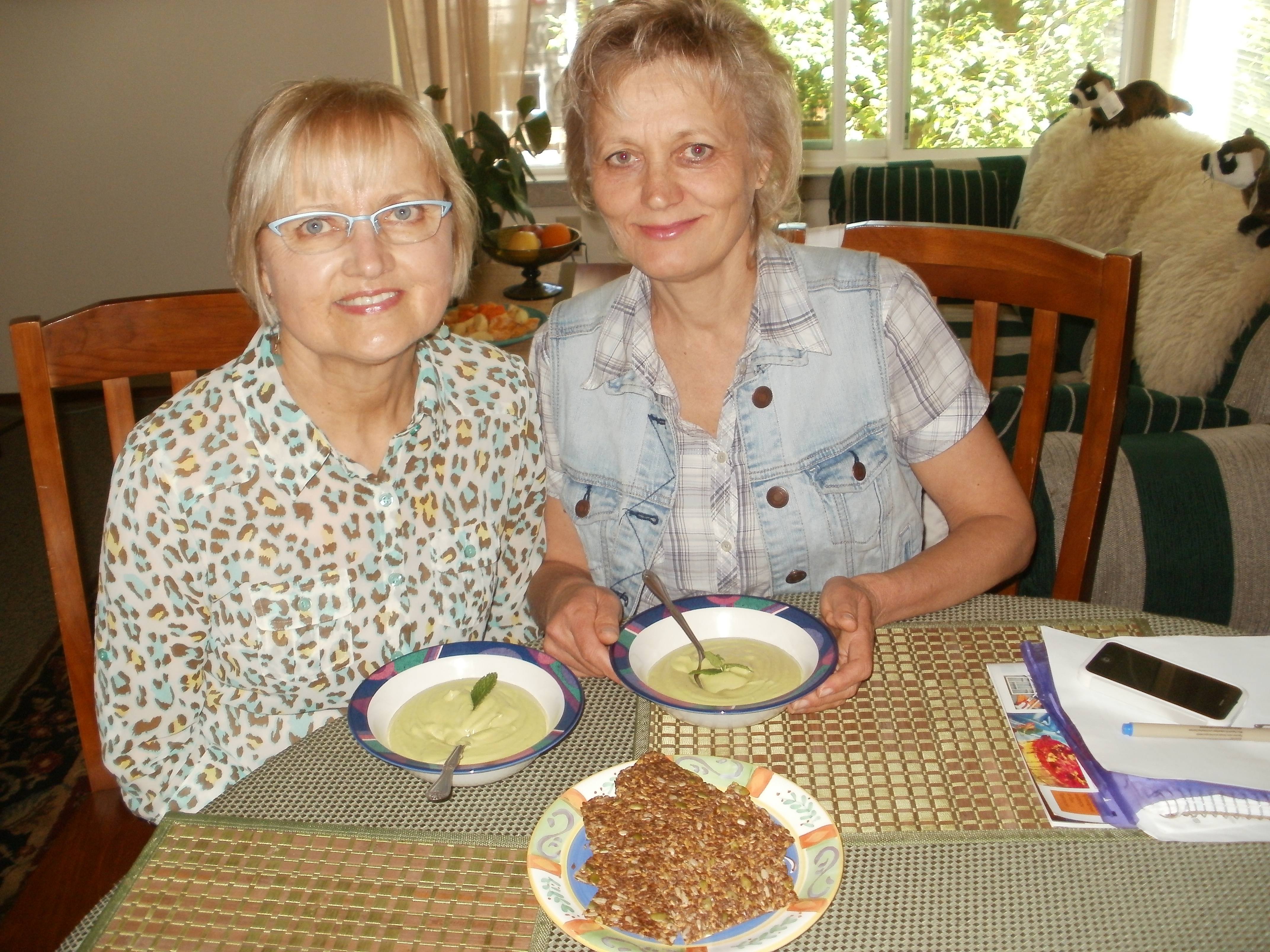 "Surowe-to Zdrowe"- Tola Pytlasińska i Tatiana Oleńska.